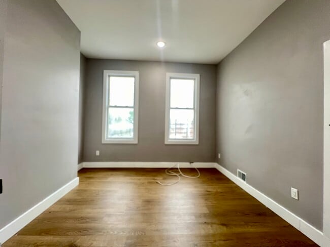 Building Photo - 324 Old Bergen Rd