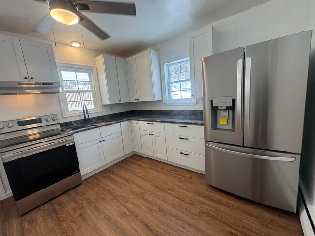 Building Photo - 230 Church St