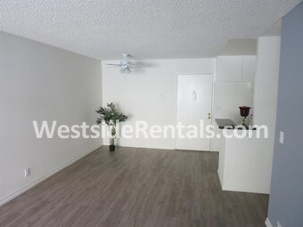 Foto principal - 18414 Collins St