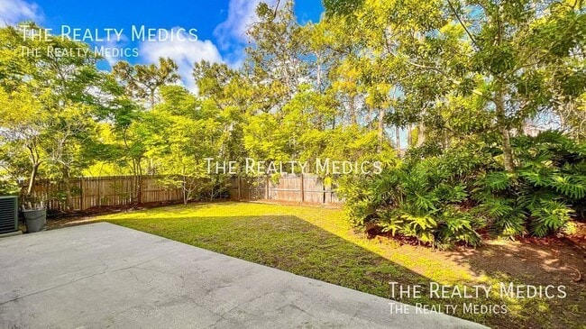 Building Photo - AMAZING Waterford Lake area 4B/2B HOME!
