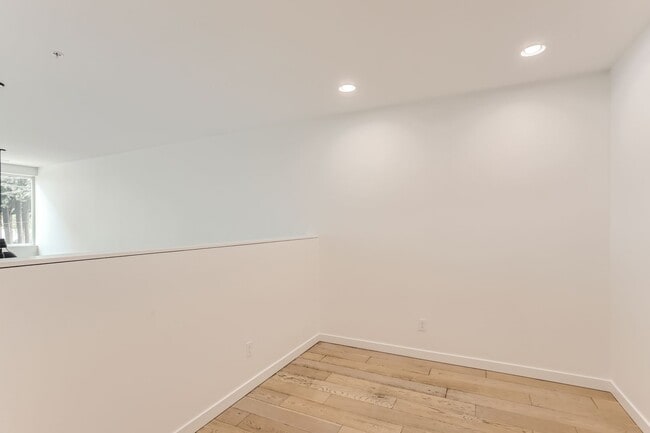Building Photo - Luxurious 2-Bedroom Townhome with HUGE Multifunctional Space AND loft