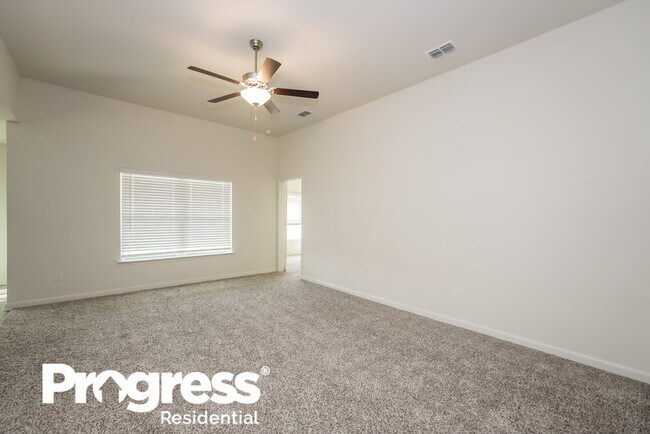 Building Photo - 111 Palomino Bnd Dr