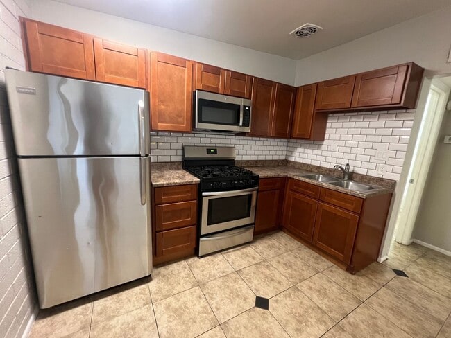 Foto del edificio - 906 S Mariana St