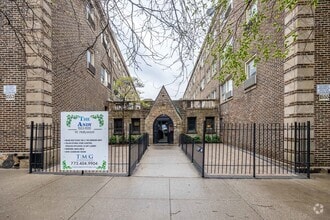 Building Photo - 1555 W Hollywood Ave