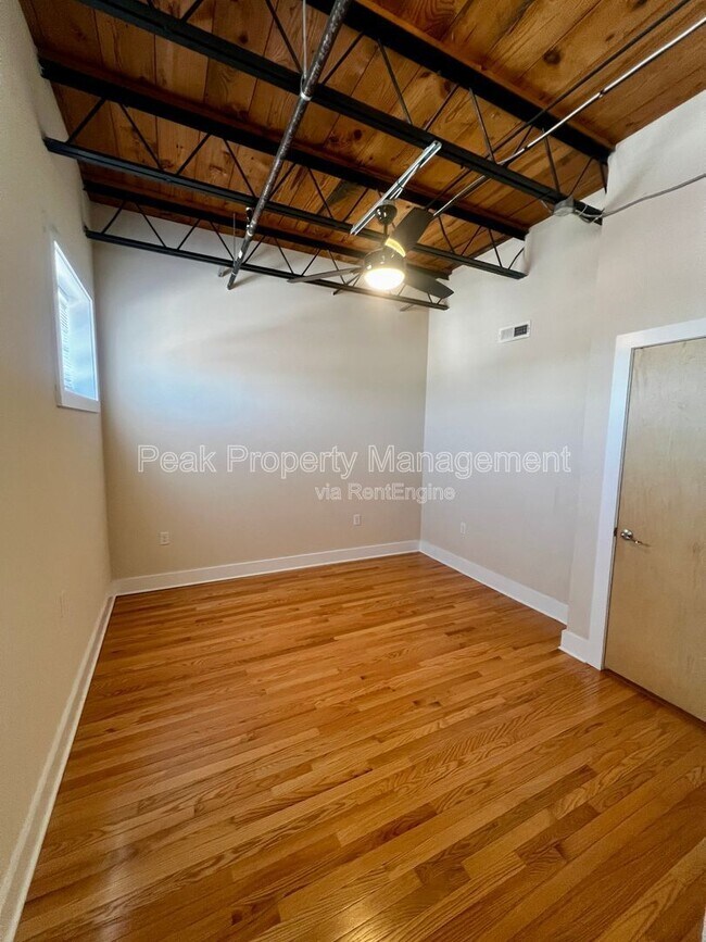 Foto del edificio - 2709 W Broad St