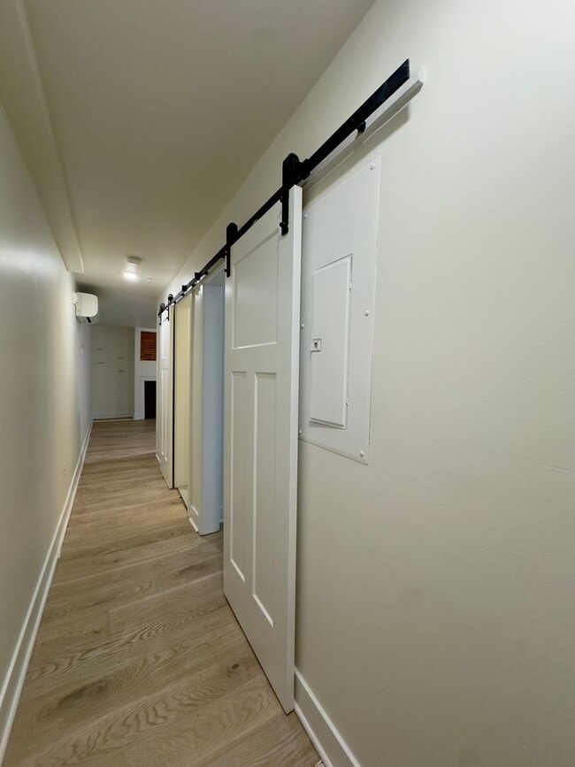 Interior Photo - The Courtland