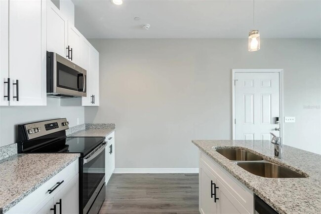 Building Photo - 2101 Sebring Pl