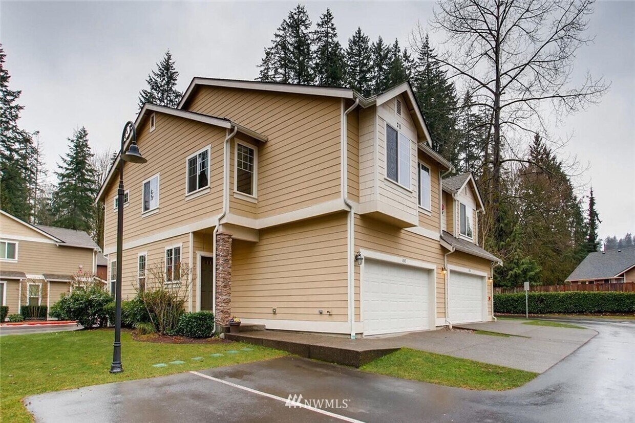 Primary Photo - Large 3 Bedroom Townhouse - Bothell!