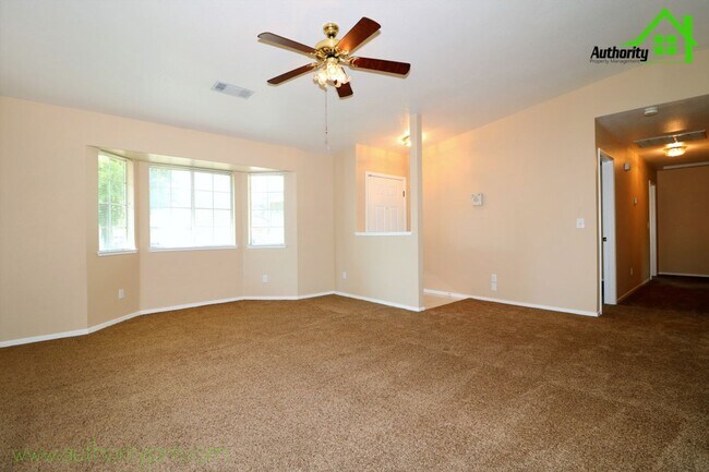 Foto del edificio - 2566 Capella St