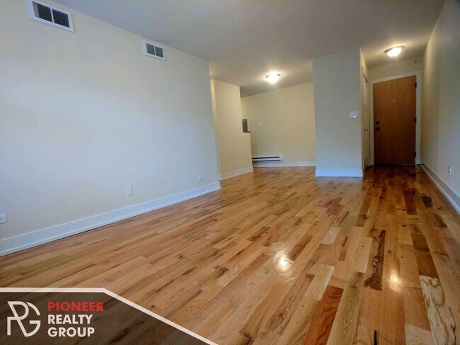 Foto del edificio - 555 W Arlington Pl