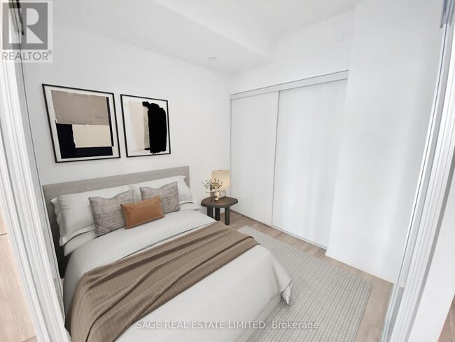 Building Photo - 2020-2020 Bathurst St