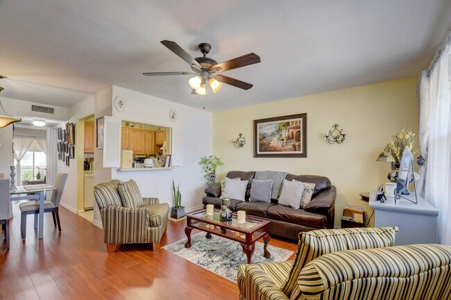 Foto del edificio - 221 Kent M