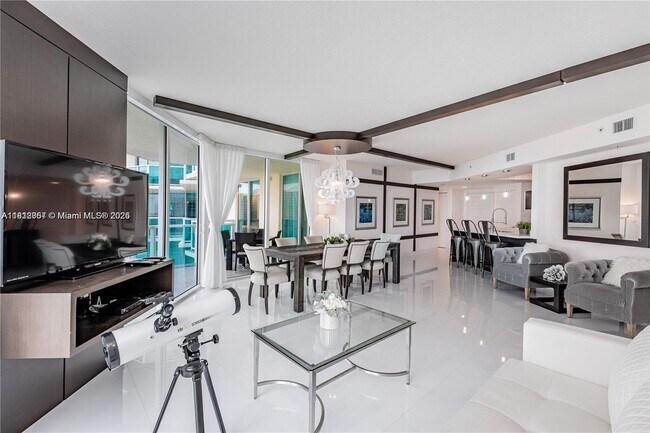 Foto del edificio - 250 Sunny Isles Blvd