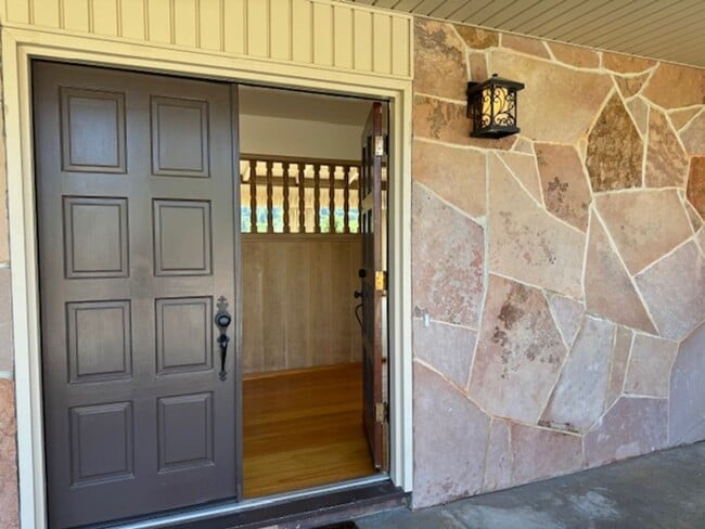 Building Photo - Wonderful single level home in Orinda-available for move-in now!