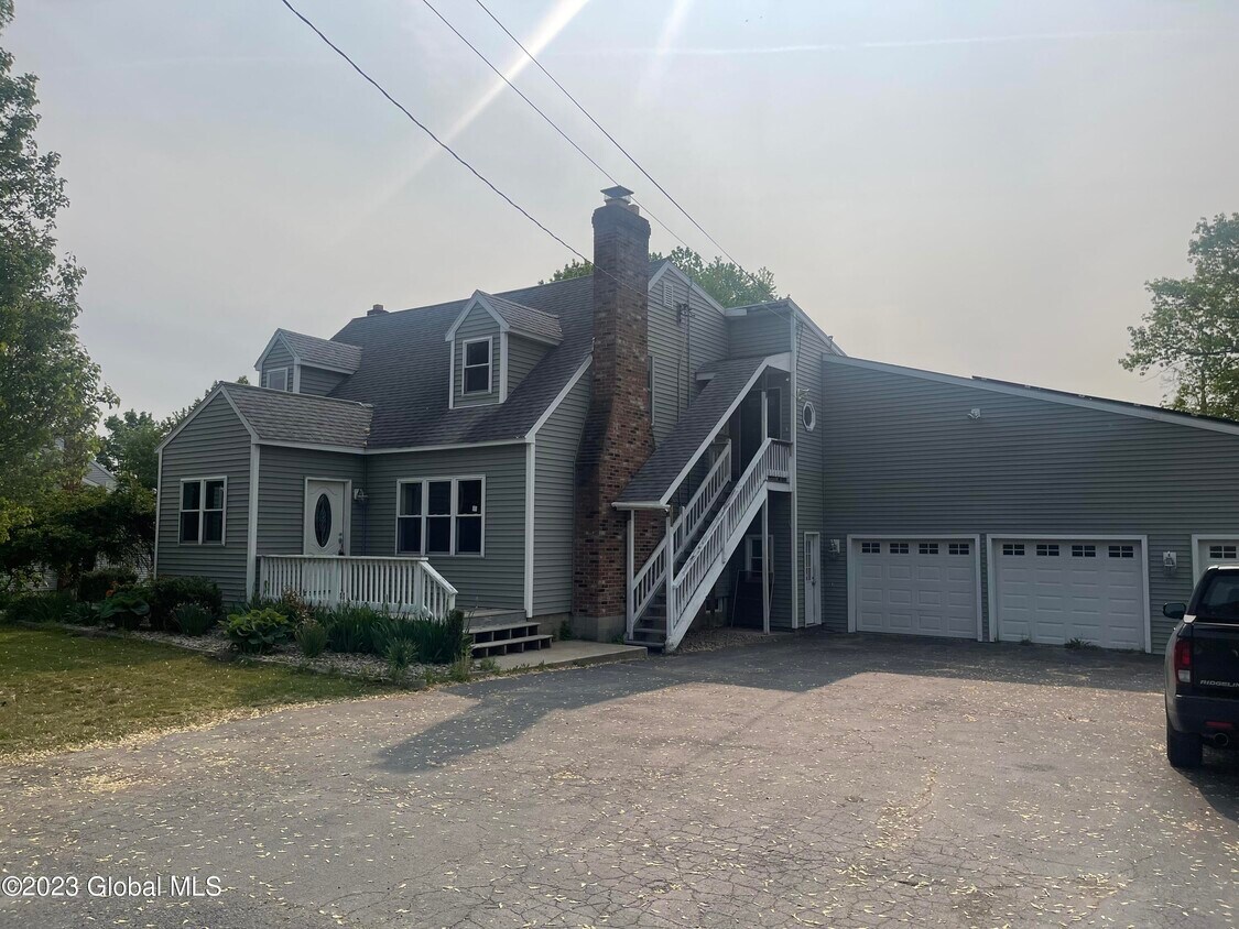 Primary Photo - 6778 NY-158