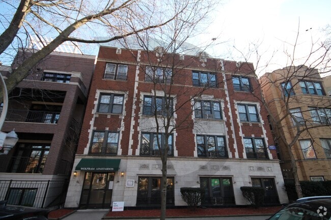 Building Photo - 835 W Wolfram St