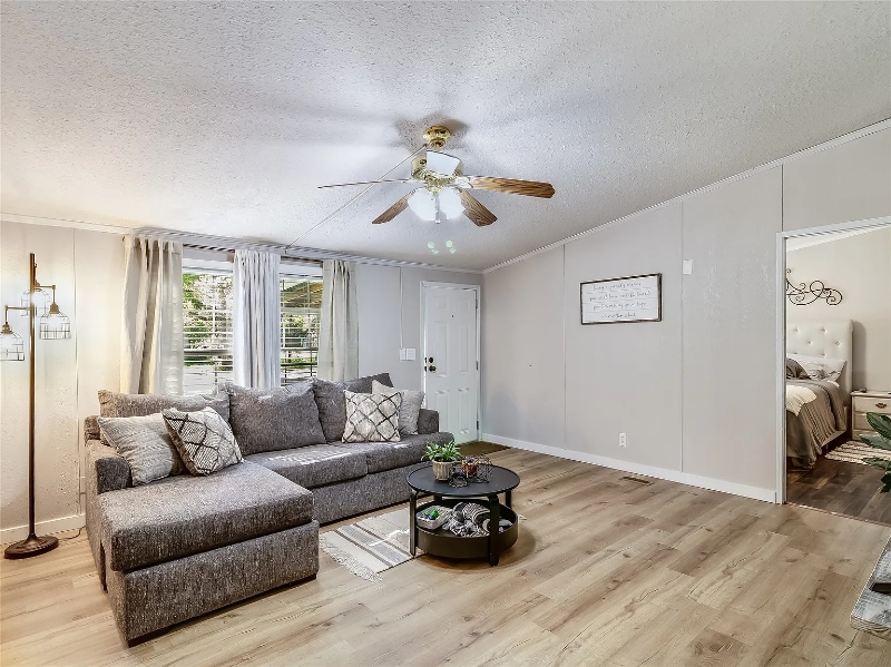 Primary Photo - 405 Milam Ave