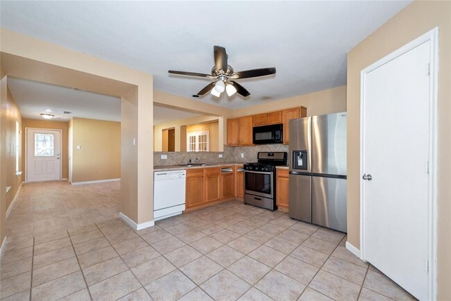 Building Photo - 21219 Misty Brook Bend Ln