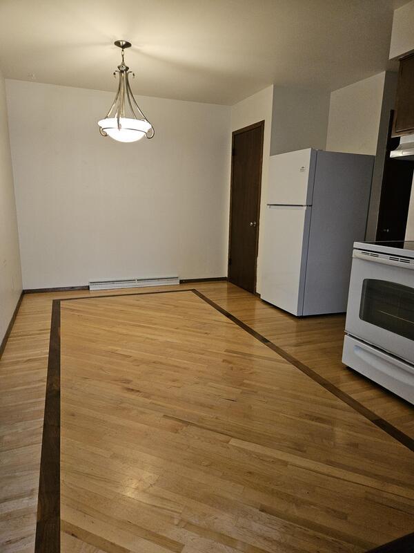 Foto del edificio - 1097-1099 Laurel Ct