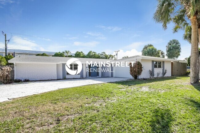 Building Photo - 3 Bedroom Pet-Friendly Home in Venice, FL with Main Street Renewal