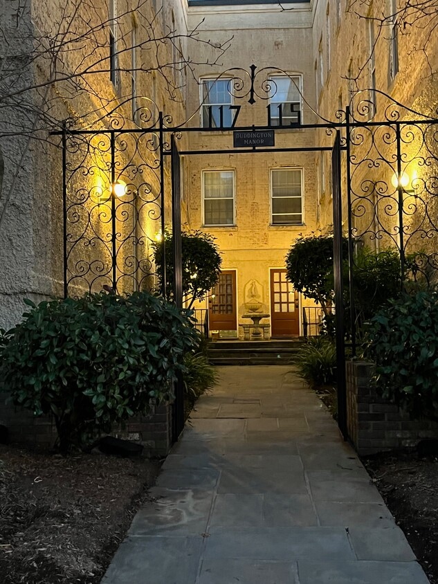 Photo - 117 E St SE (Washington, DC)