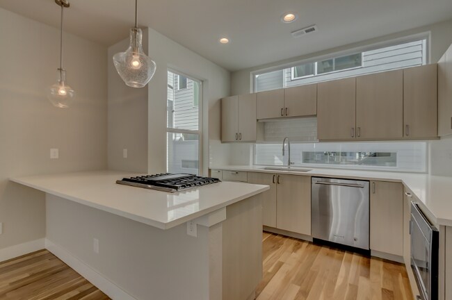 Foto del edificio - 1908 Hooker St