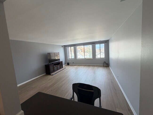 Building Photo - 110 S Dunton Ave