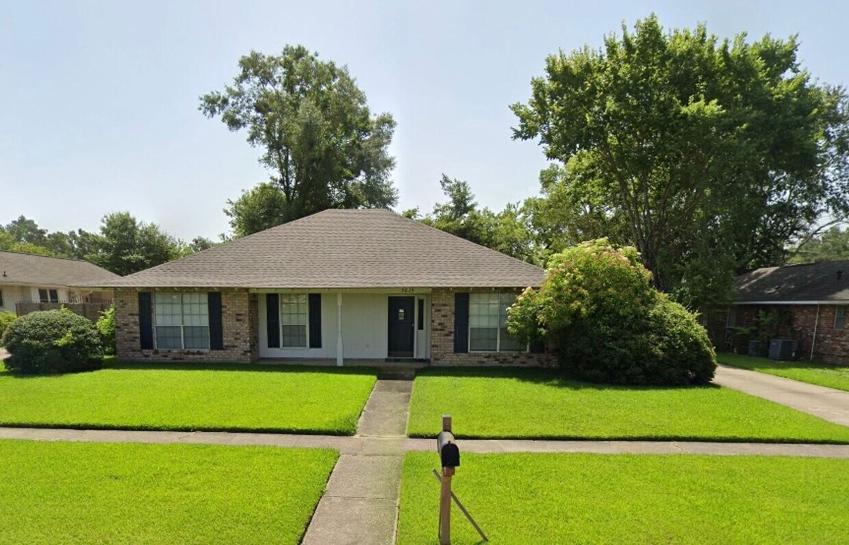 Primary Photo - Great location! — Bluebonnet, Jefferson, a...