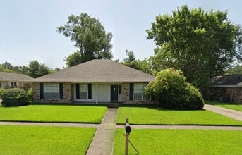 Building Photo - 5629 Loranger Dr