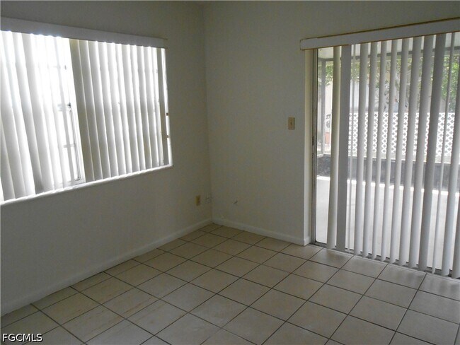 Foto del edificio - 404 Joel Blvd