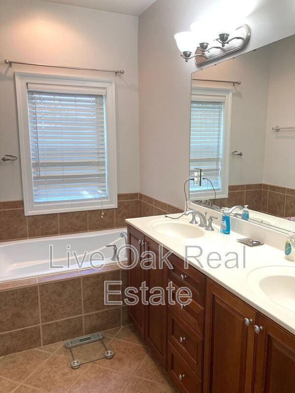 Building Photo - 937 Bolling Ave