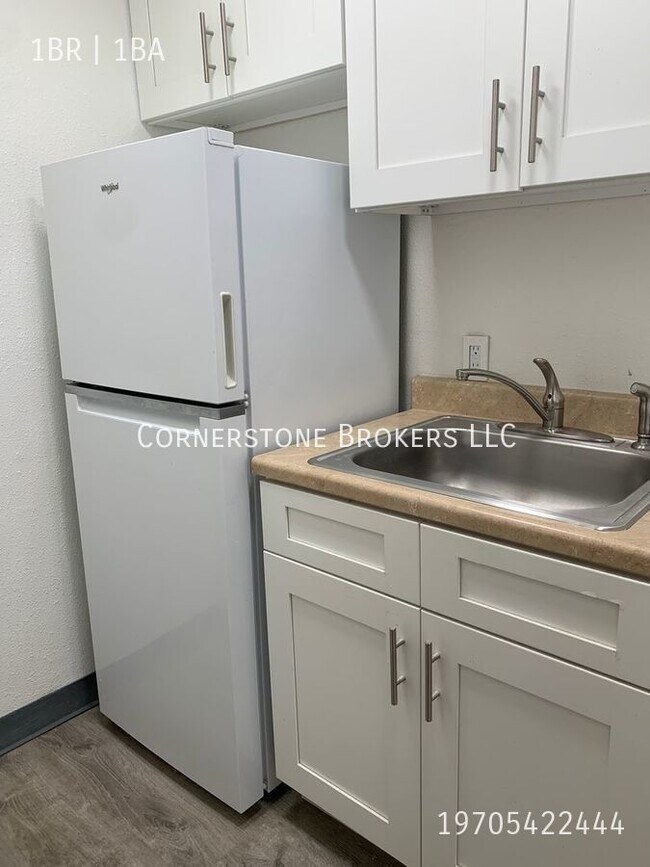 Building Photo - 1 Bedroom 1 Bathroom Updated Apartment In ...