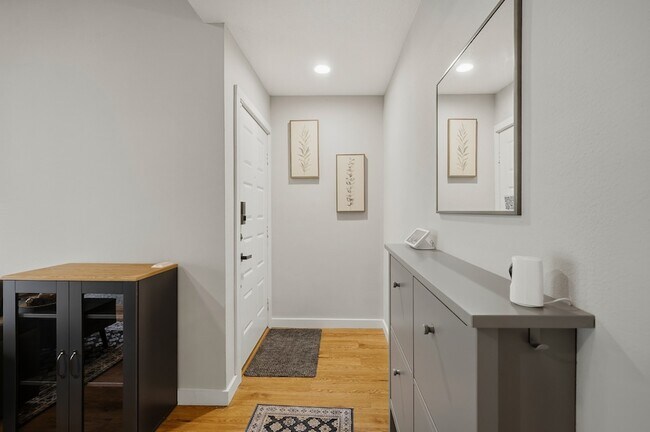 Foto del edificio - 1860 White Oak Dr