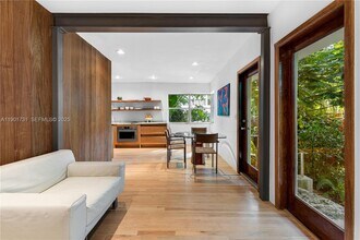 Building Photo - 226 Jefferson Ave