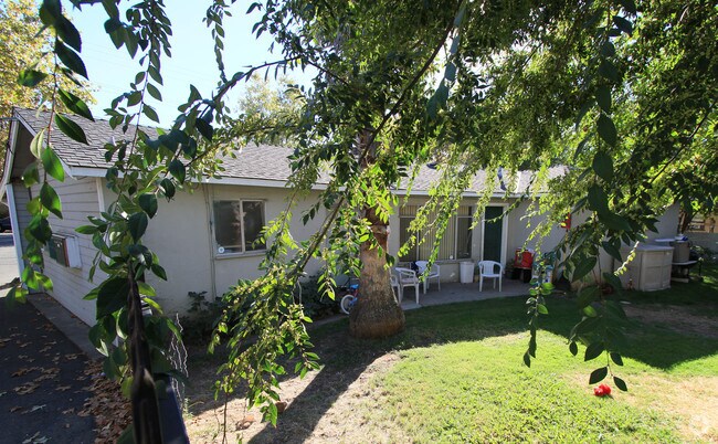 Foto del edificio - 5729 Engle Rd