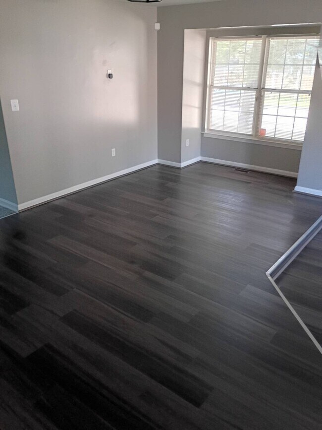 Building Photo - 8901 Harkate Way