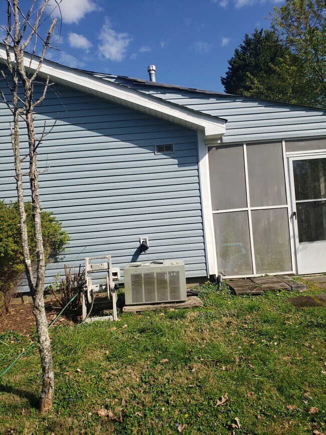 Building Photo - 1264 Greenbrook Ln