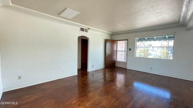 Building Photo - 3116 Idalia Ave