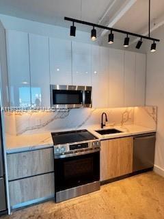 Foto del edificio - 700 NE 25th St