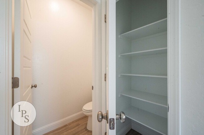 Foto del edificio - 2022 South/East Fresno Home, 4BR/2BA - Lots of Amenities!