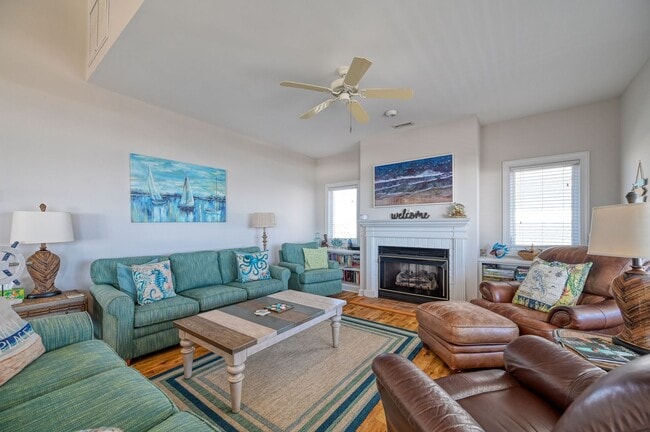 Building Photo - OFF-SEASON FURNISHED MONTHLY RENTAL