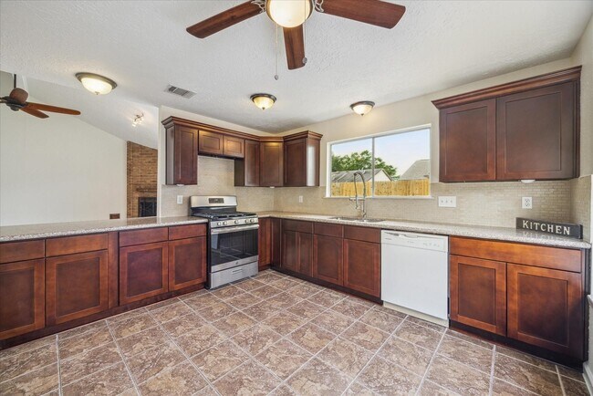 Foto del edificio - 2739 Amaranth Dr