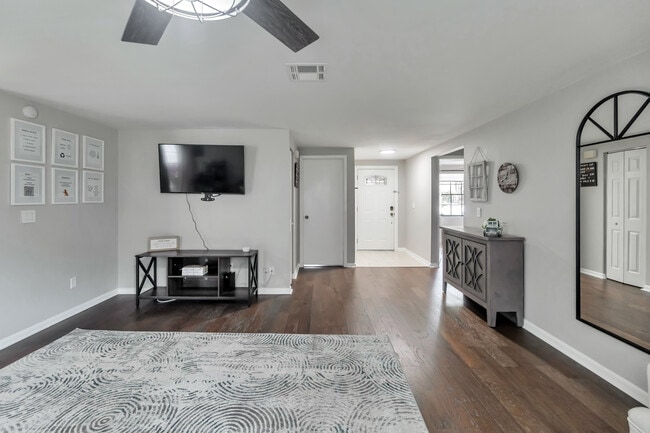 Photo - 12447 Mondragon Dr House