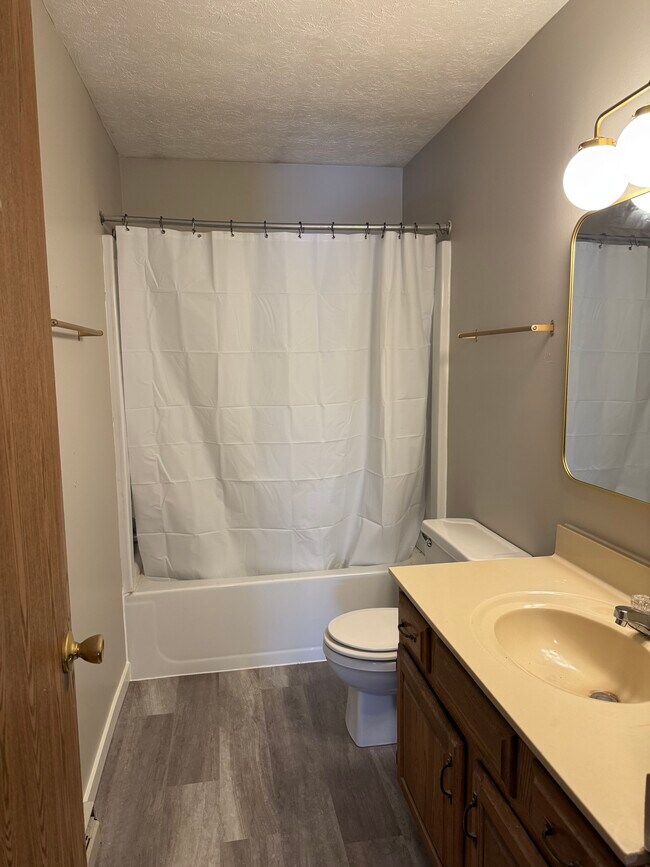 Foto del edificio - 1833 Cloveridge Dr