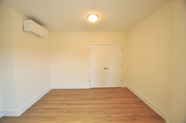 Foto del edificio - 872 Beacon St