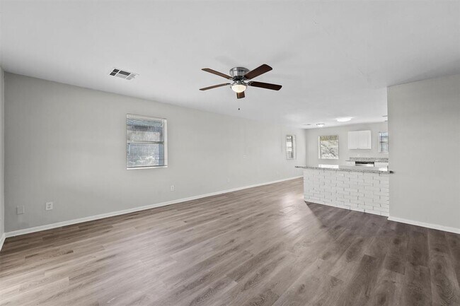 Foto del edificio - 455 Longstreet Rd