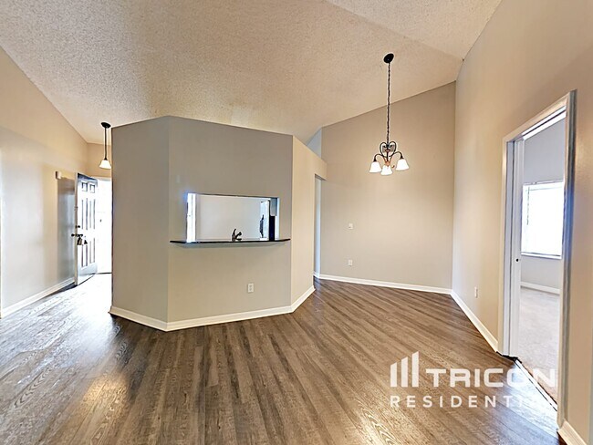 Foto del edificio - 1718 Brandon Trace Ave