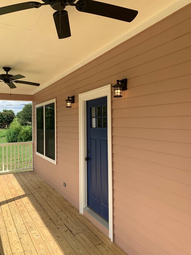 Foto del edificio - 1307 Hidden Creek Ln