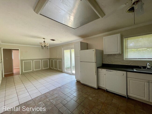 Building Photo - 3 br, 1 bath House - 2209 Monterrey Dr.