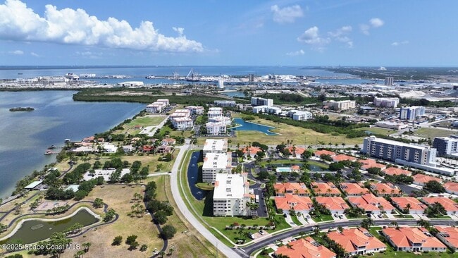 Foto del edificio - 732 Bayside Dr